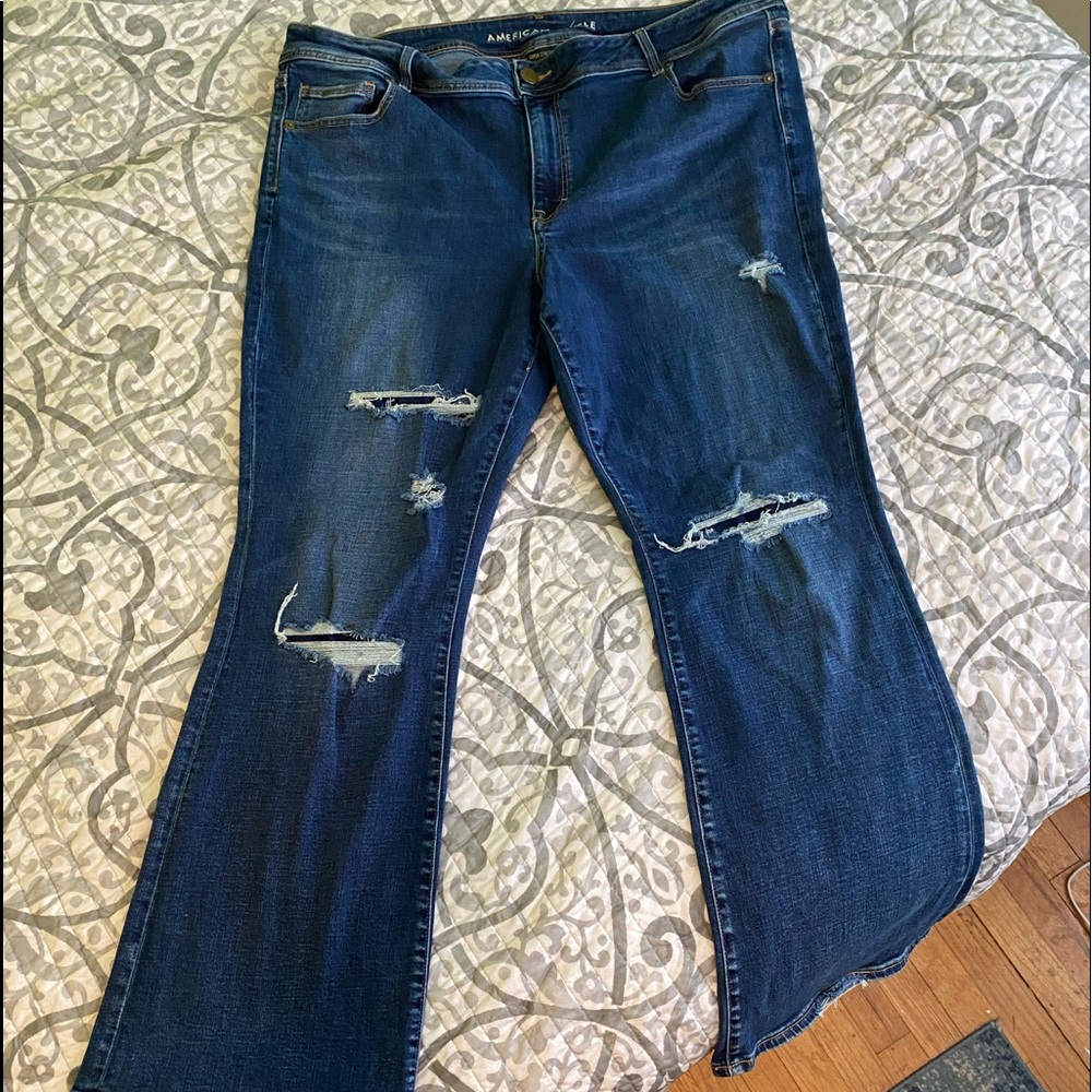 American eagle 22 R kick boot distressed jeans